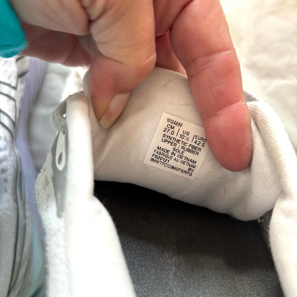 ASICS Gel Cumulus 23 White Gray Running Sneakers SZ 10.5 Worn 1X Indoors - Picture 7 of 14